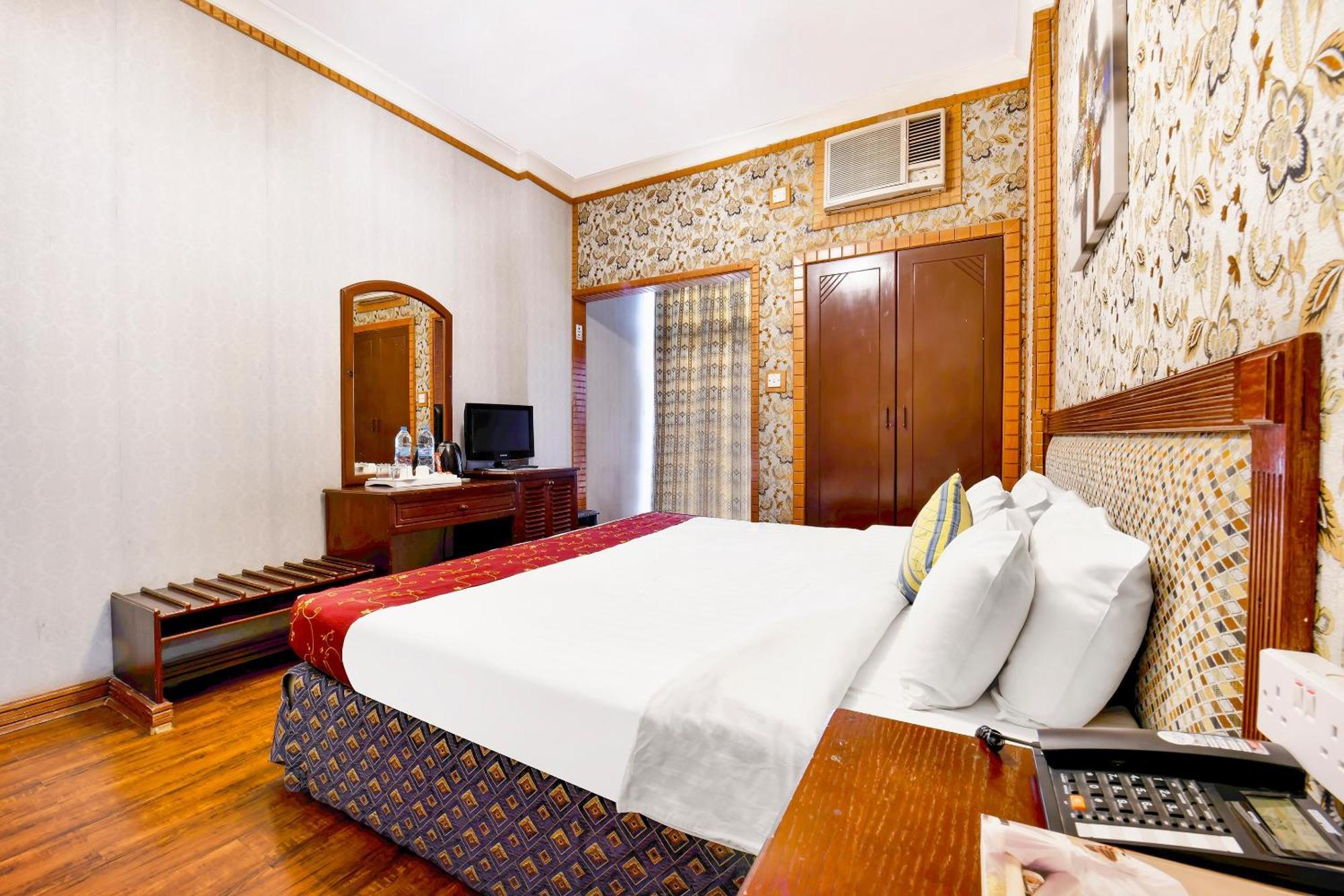 Capital O 125 Moon Plaza Hotel Манама Экстерьер фото