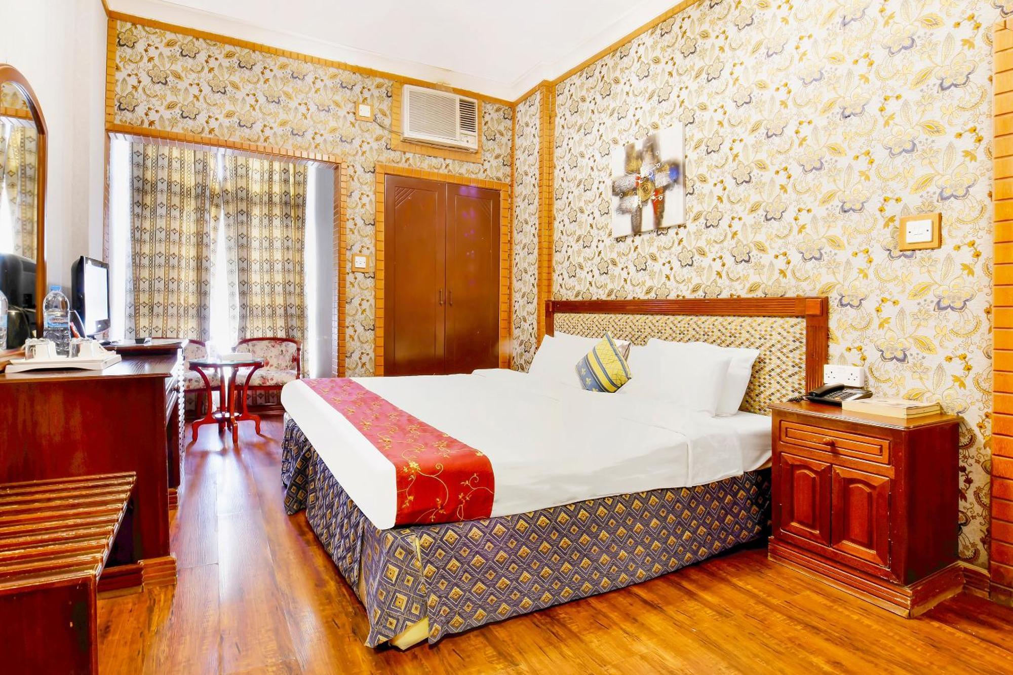Capital O 125 Moon Plaza Hotel Манама Экстерьер фото
