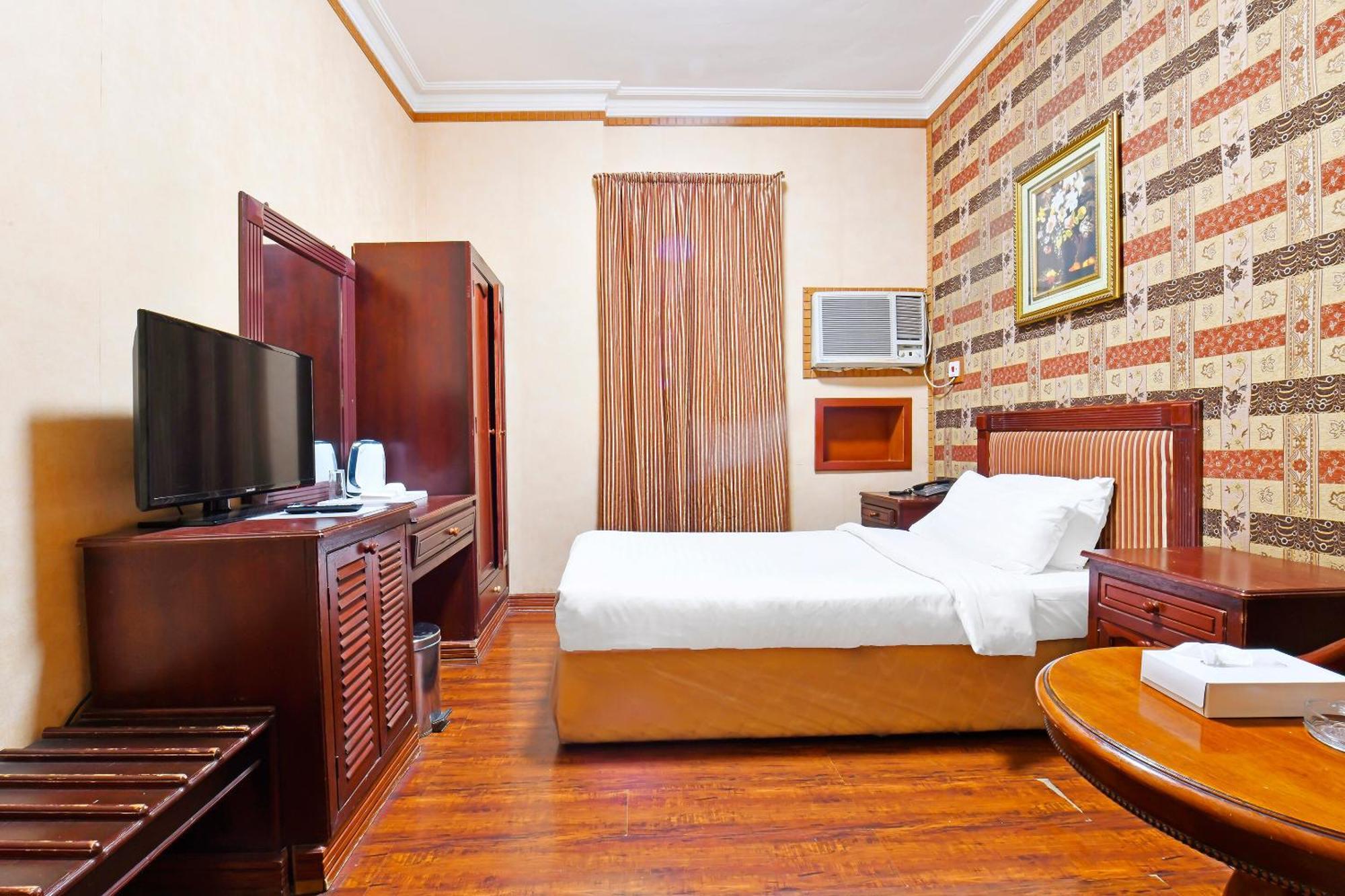 Capital O 125 Moon Plaza Hotel Манама Экстерьер фото