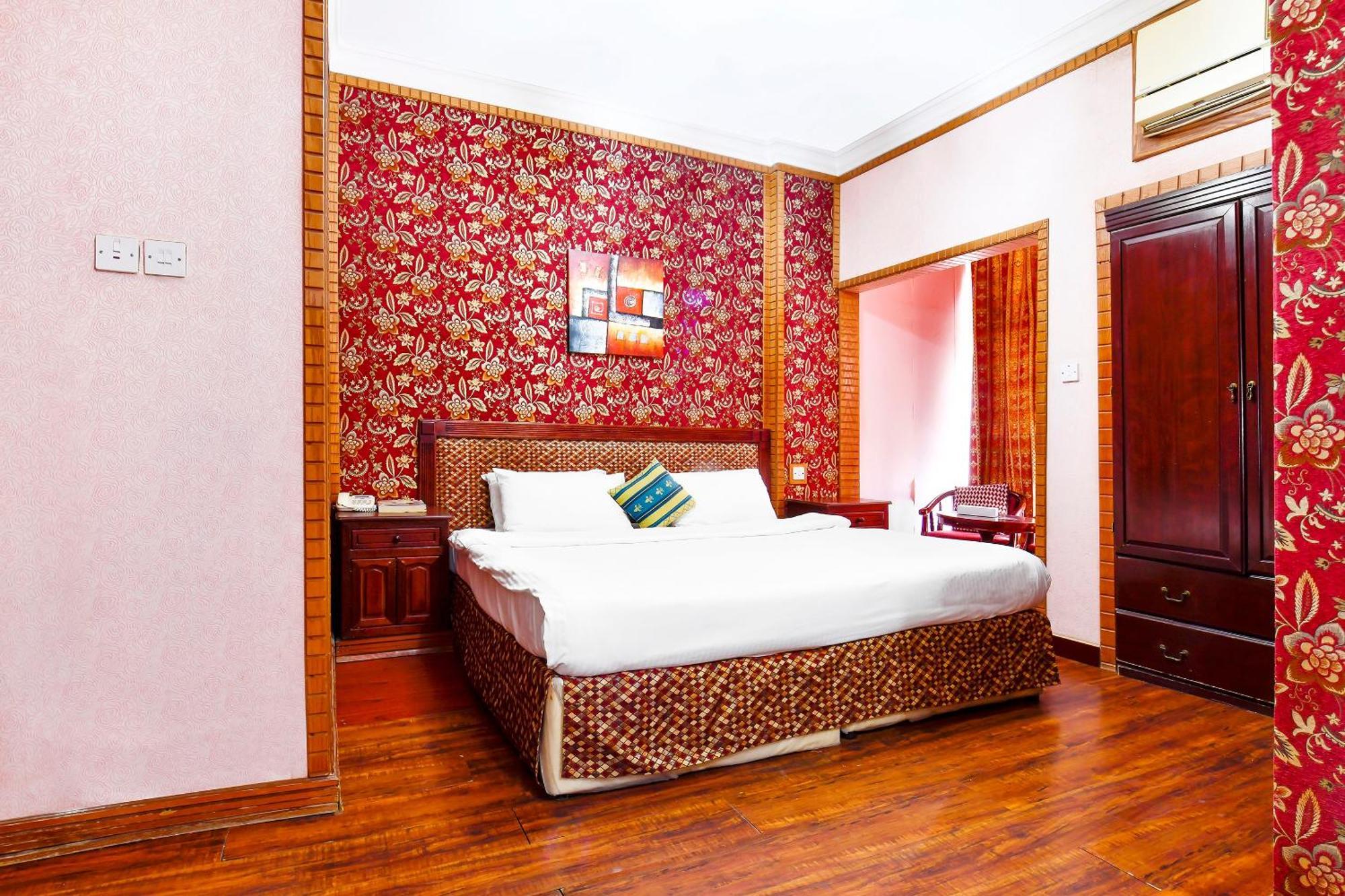 Capital O 125 Moon Plaza Hotel Манама Экстерьер фото